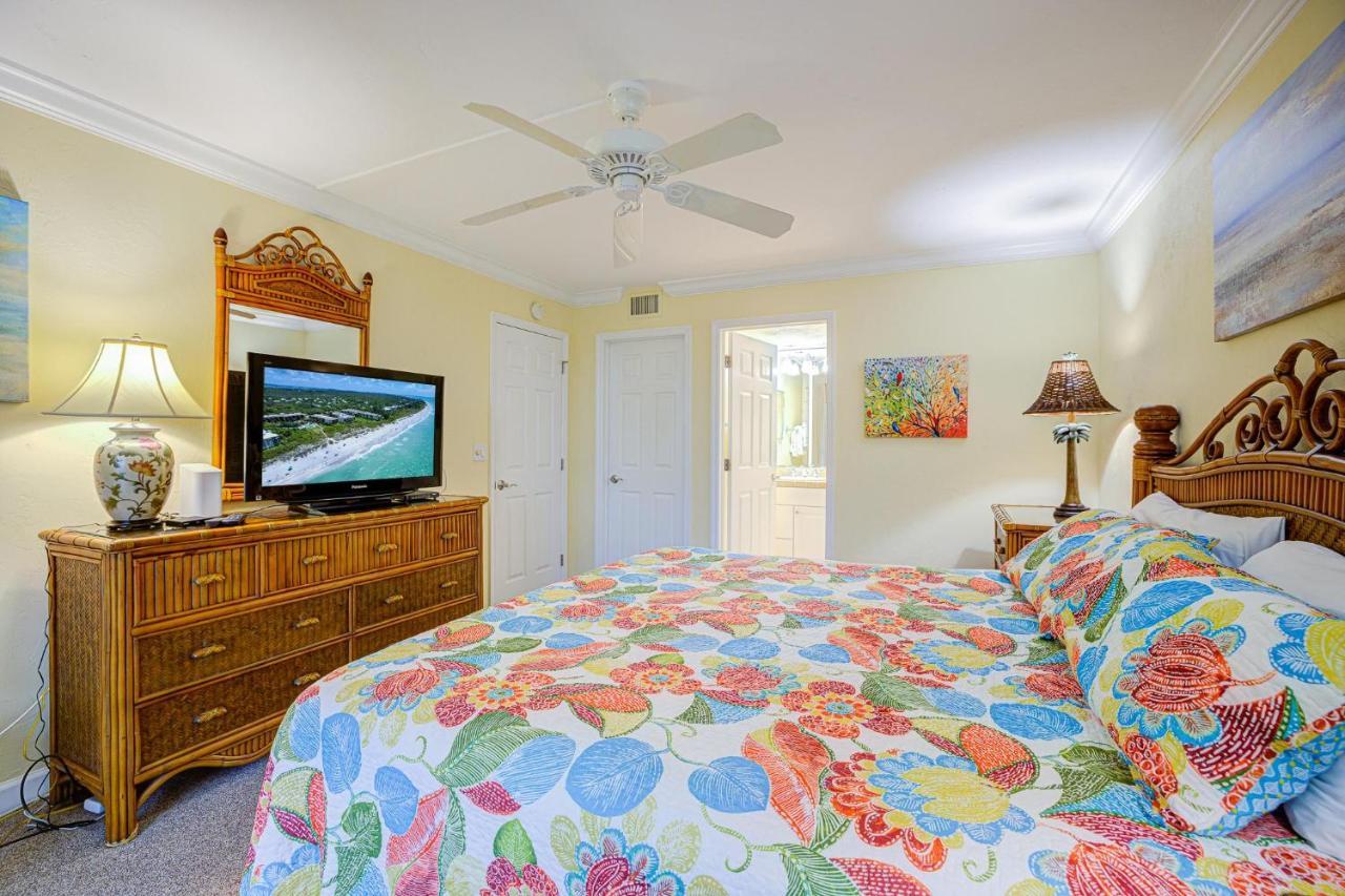 Sand Pointe #218 Holiday home Ybel